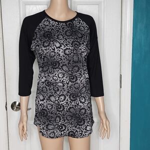 Lularoe Randy Tee Black White Medium